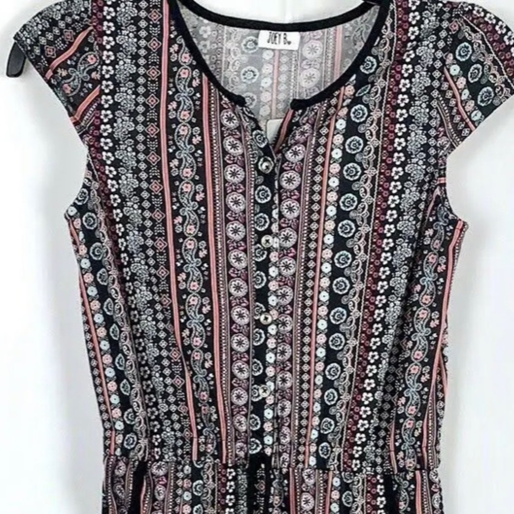 Selling a jumpsuit worn once multicolor